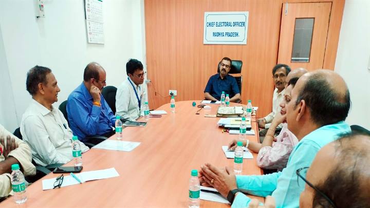 मुख्य निर्वाचन पदाधिकारी मध्यप्रदेश की नेशनल लेवल मास्टर ट्रेनर्स के साथ बैठक